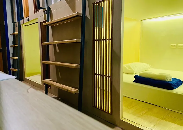 Prince Theatre Heritage Stay Hostel - Silom
